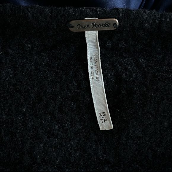 Free people black v neck sweater cropped XSmall - Picture 8 of 15